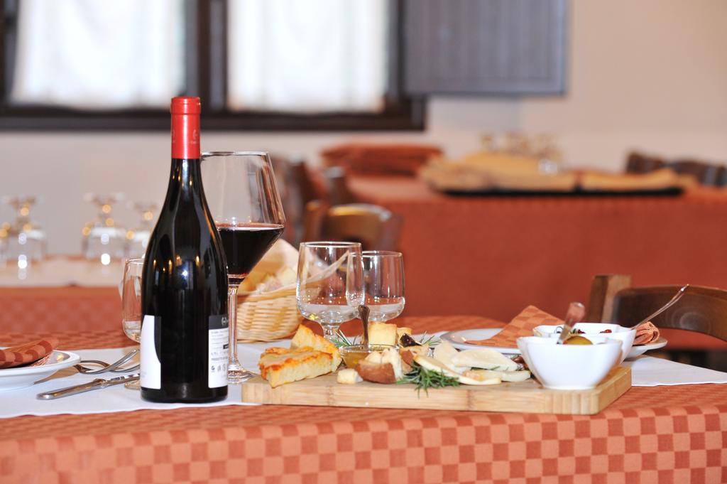 Locanda Rurale Santa Marta 阿沃拉 外观 照片