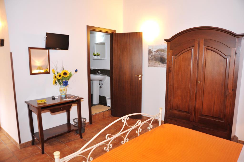 Locanda Rurale Santa Marta 阿沃拉 外观 照片