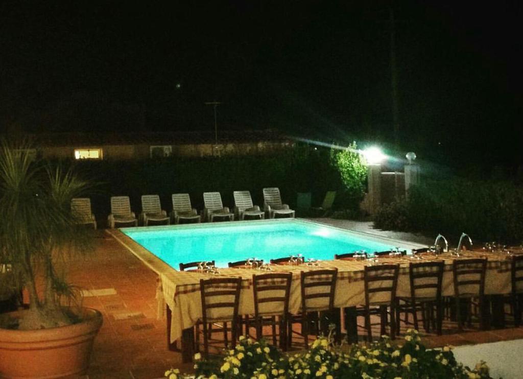 Locanda Rurale Santa Marta 阿沃拉 外观 照片