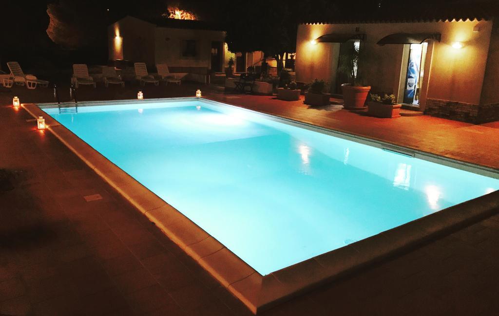 Locanda Rurale Santa Marta 阿沃拉 外观 照片